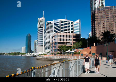 La promenade le long de la Rivière de Brisbane à Brisbane, Australie Banque D'Images