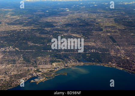 Vue aérienne de la rivière Humber à Toronto et du ruisseau Mimico à Humber Bay et High Park sur le lac Ontario Banque D'Images