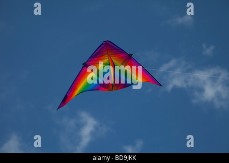 Red Kite dans Ciel bleu Broadway Tower UK Banque D'Images