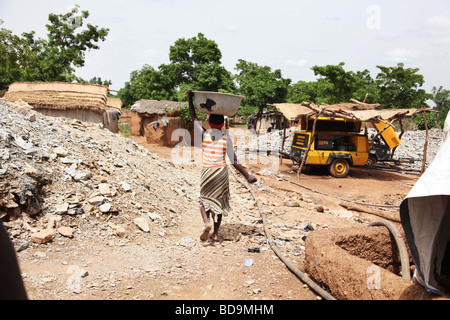 Dans Terkwe l'extraction de l'or, le nord du Ghana. Terkwe est une communauté issu de l'industrie de la mine d'or Banque D'Images