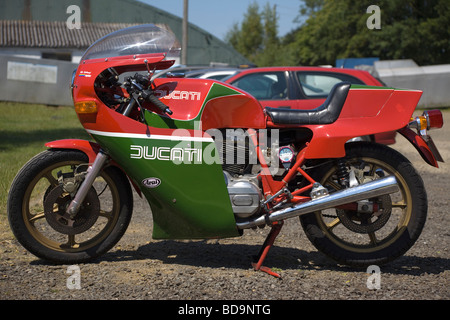 Mike Hailwood Replica moto ducati Banque D'Images