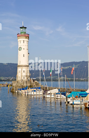 Le port de Lindau sur le lac de Constance (Bodensee) avec Patrimoine monument phare Banque D'Images