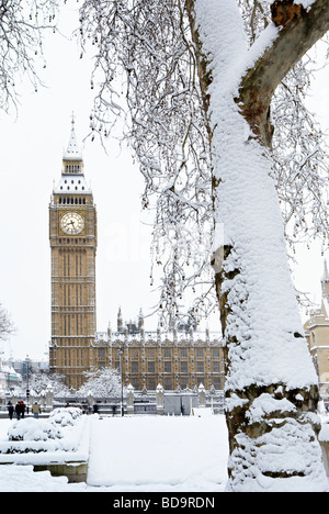 Neige sur Maisons du Parlement et Big Ben Londres Angleterre Banque D'Images