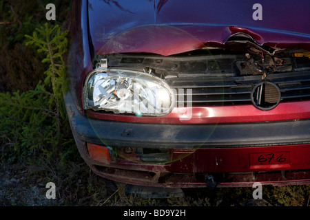 Dommages collision on car Banque D'Images