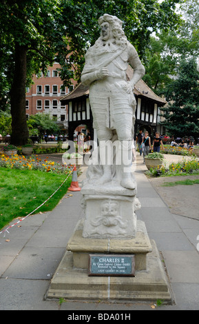 Statue du Roi Charles II à Soho Square Londres Angleterre Banque D'Images