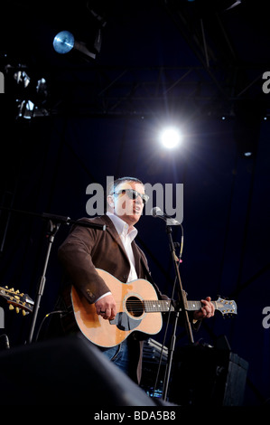 Squeeze/man Chris Difford effectuant à la Vibes à partir de la vigne festival 2009. Photo par Jim Holden. Banque D'Images