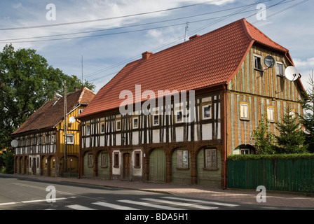 Maisons à colombages de tisserands de Lusace dans la région de Basse Silésie Pologne Bogatynia Banque D'Images