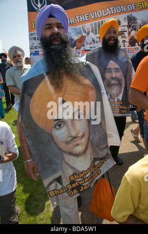 Les Sikhs se souvenir du massacre de 1984 au Golden Temple, Amritsar, et l'appel à un organisme indépendant, le Khalistan patrie sikhe Banque D'Images