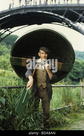 Ironbridge Coracle maker Eustace Rogers 1980 PHOTO DE DAVID BAGNALL Banque D'Images