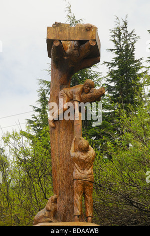 Sculpture en bois massif sur Grouse Mountain à Vancouver en Colombie-Britannique Banque D'Images