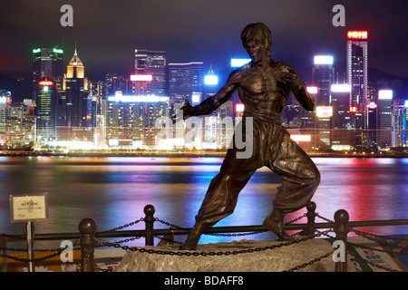 Statue de Bruce Lee, Hong Kong. Tsim Sha Tsui, Kowloon, Hong Kong. Banque D'Images