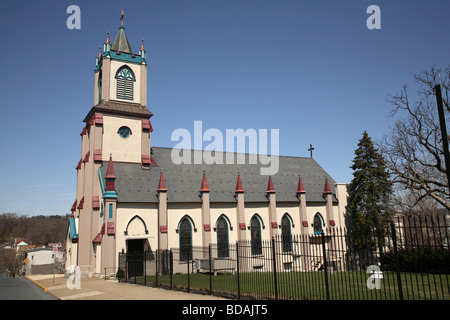 L'église de style moderne et élégant en style colonial espagnol. Banque D'Images