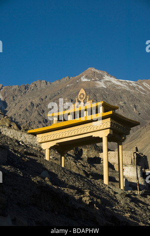 Entrée d'un monastère, le monastère de Diskit, Nubra Valley, le Ladakh, le Jammu-et-Cachemire, l'Inde Banque D'Images