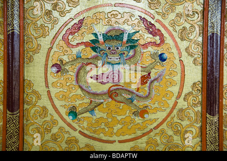 Fresque sur un mur, Thiksey Monastery, Ladakh, le Jammu-et-Cachemire, l'Inde Banque D'Images