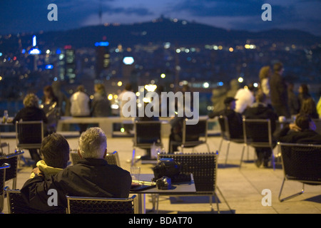 Nuit vue sur la Plaça d'Espanya et certaines parties de l'Sants-Montjuïc situé dans la ville de Barcelone en Espagne Banque D'Images