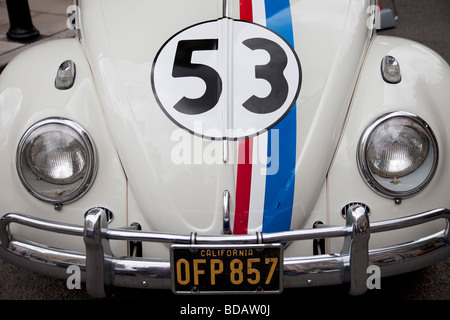 Détail de la célèbre voiture utilisée dans le hit tv show les films américains et Herbie. Cette Volswagen Beetle orne le numéro 53. Banque D'Images