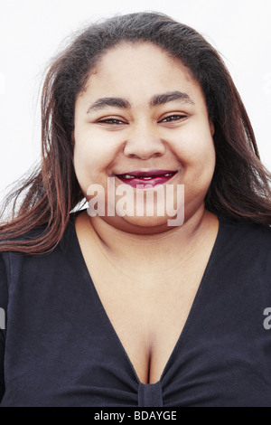 Portrait of a young woman smiling Banque D'Images