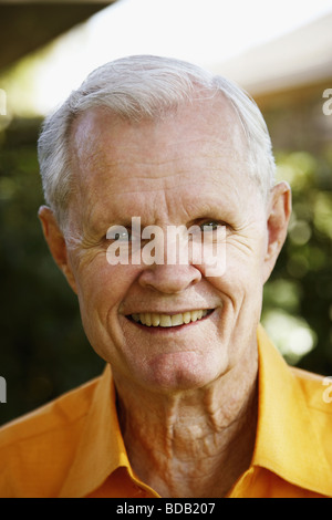 Portrait of a senior man smiling Banque D'Images