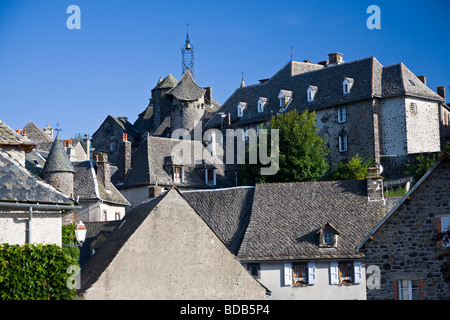 Le village de Salers (Cantal), présenté comme l'un des plus beaux villages de France. Le village de Salers (France). Banque D'Images