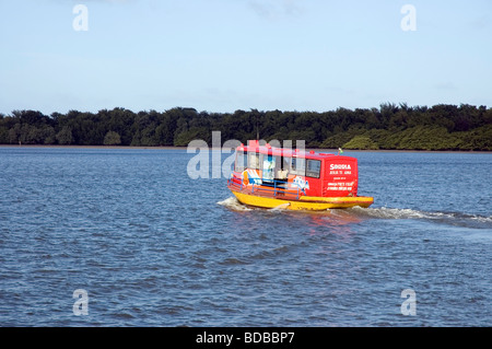 Bateau-bus qui relie Cabedelo à Joao Pessoa, Brésil Banque D'Images