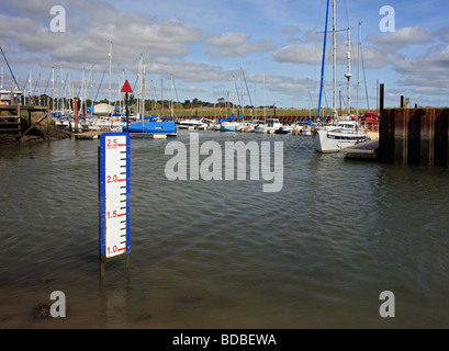 L'entrée dans le port de Woodbridge. Deben Estuaire, Suffolk, East Anglia, Angleterre, Royaume-Uni. Banque D'Images