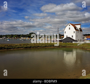 Woodbridge moulin à marée. Deben Estuaire, Suffolk, Angleterre, Royaume-Uni. Banque D'Images