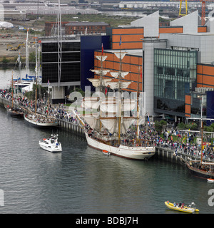 Les grands voiliers amarrés au quai de la Reine pendant le Belfast Festival maritime 13 16 août 2009 Banque D'Images