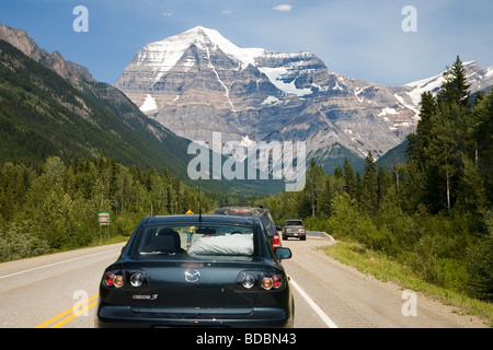 Le mont Robson, le plus haut sommet des Rocheuses canadiennes, l'Alberta - 3954 mètres Banque D'Images