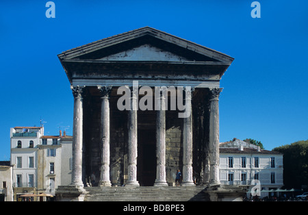 La Maison Carrée, un temple romain dans le centre de Nîmes, Gard Département, Langedoc Roussillon, France Banque D'Images