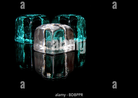 Cubes de verre en noir Banque D'Images