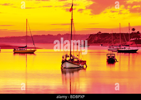 Le Portugal, l'Algarve : le coucher du soleil à la Ria de Alvor. Banque D'Images