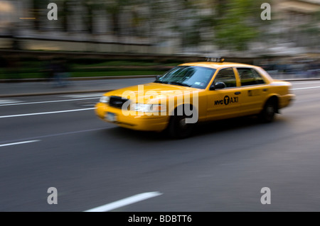 Taxi en mouvement Banque D'Images