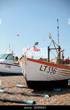 Bateaux de pêche sur la plage à Aldeburgh, dans le Suffolk au Royaume-Uni. Banque D'Images