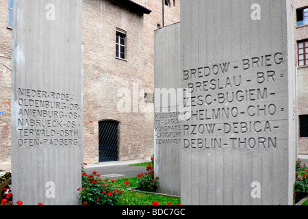 Le Musée Mémorial des déportés, cour de la stèle, Carpi (Modena, Italie) Banque D'Images