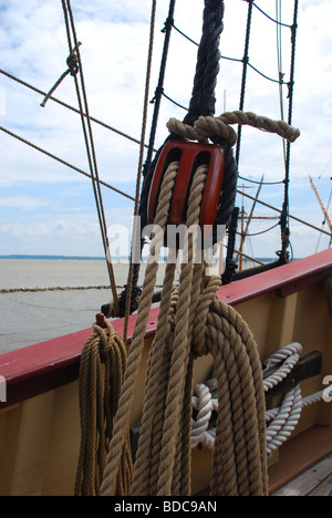 Palan à bord des navires anciens Newport News en Virginie Banque D'Images