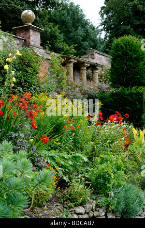 Mapperton Gardens, et manoir Jacobin à Beaminster, Dorset, UK. Jardins paysagers. Banque D'Images