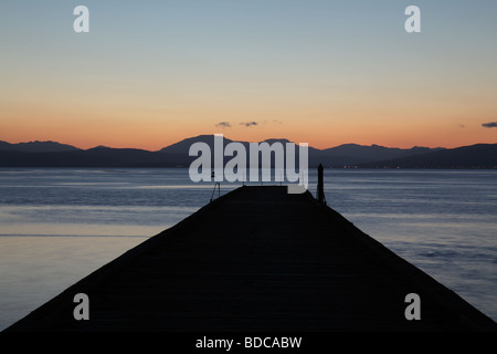 Coucher de soleil sur le Firth of Clyde, vue depuis Port Glasgow, Écosse, Royaume-Uni Banque D'Images