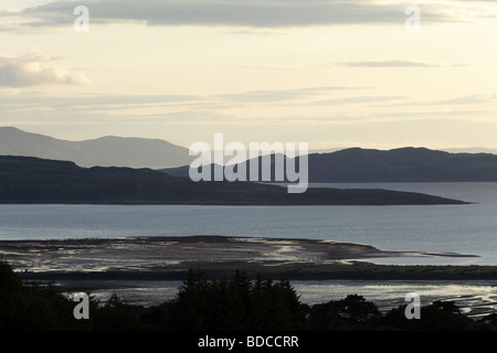 Soleil du soir sur les îles de Little Cumbrae, Bute et Arran dans le Firth de Clyde sur la côte ouest de l'Écosse, Royaume-Uni Banque D'Images