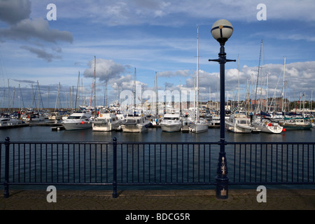 Garde-corps à Bangor, promenade et marina County Down Irlande du Nord uk Banque D'Images