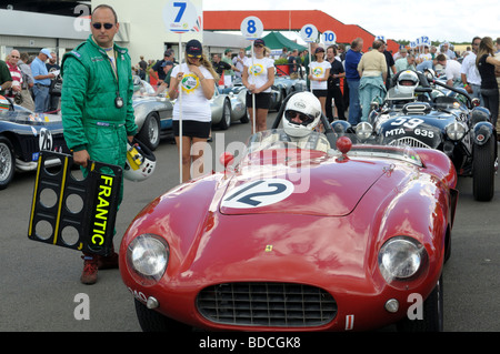 1954 Ferrari 750 Monza voiture de sport dans le paddock au Silverstone Classic, l'événement 2009 Banque D'Images