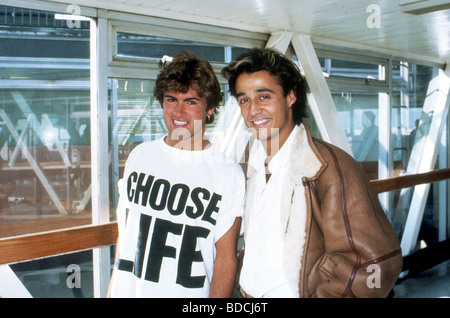 WHAM ! Duo pop britannique de George Michael et Andrew Ridgeley à gauche en 1984 Banque D'Images