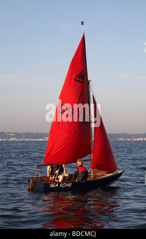 Voile de mer autour du port de Poole à Poole, Dorset Royaume-Uni en été Banque D'Images