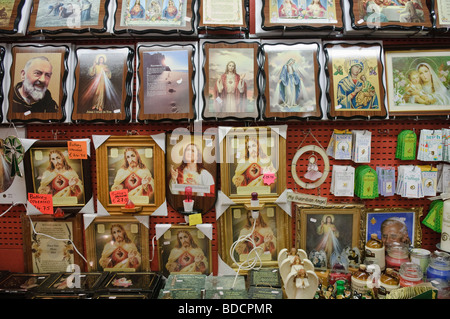 Boutique de souvenirs catholique romaine, Knock, Irlande Banque D'Images