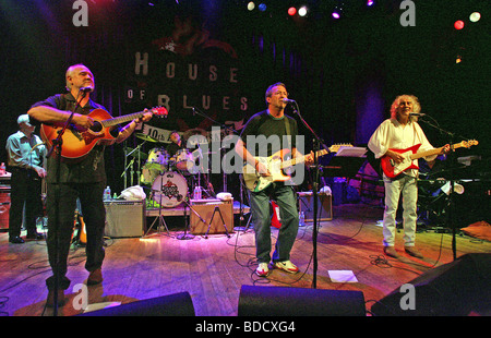 Les Grillons et les Amis concert au House of Blues de Hollywood en août 2004 avec Eric Clapton, les grillons et Albert Lee Banque D'Images