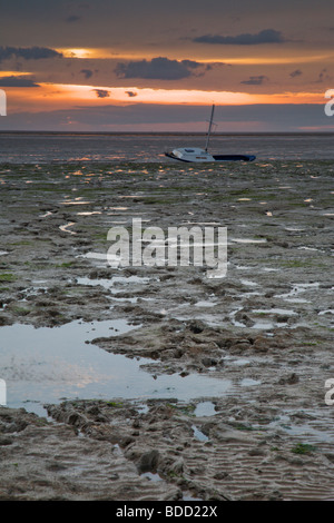 Coucher du soleil à King's Lynn seashore à Norfolk, Angleterre, Royaume-Uni. Banque D'Images