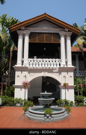 Fontaine à Raffles Courtyard, le Raffles Hotel, Singapore Banque D'Images