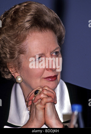 MARGARET THATCHER - politicien conservateur et premier ministre ici en 1983 Banque D'Images