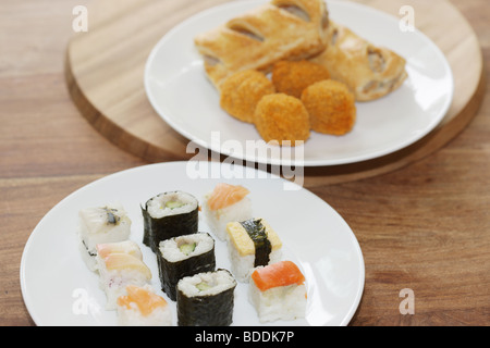 Akashi avec Scotch Sushi Rolls Saucisses et Œufs Banque D'Images