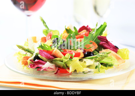 Salade de poulet et légumes Banque D'Images