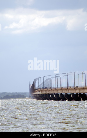 Le pont entre Öland et le continent. Banque D'Images